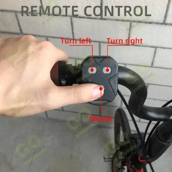 Rear light with turn signals for bike and scooter - Gallery 6